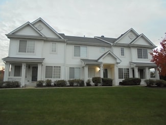 674 Lincoln Station Dr Unit 702, Oswego, IL 60543