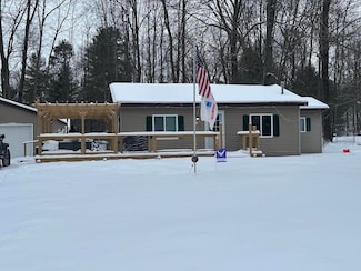 126 Whitebirch Dr, Houghton Lake, MI 48629