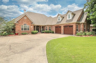 2709 Rue Calais Dr, Lake Charles, LA 70605