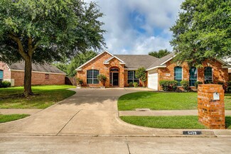 5429 Old Blush Dr, Midlothian, TX 76065