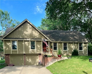 6705 NW Mirror Lake Terrace, Kansas City, MO 64152