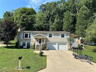 1971 Buena Vista Dr, Coshocton, OH 43812