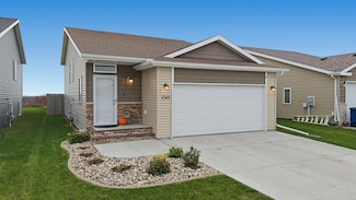 1743 46th Ave S, Moorhead, MN 56560