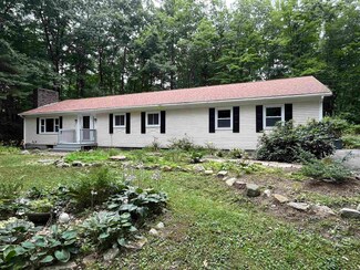 15 Hemlock Dr, Candia, NH 03034