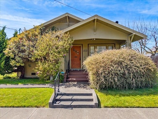 2812 K St, Eureka, CA 95501