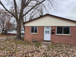 17405 Ivanhoe St, Roseville, MI 48066