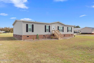 292 Sand Ridge Rd, Beulaville, NC 28518