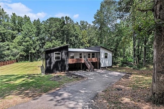 140 Indian Lake Dr, Hiram, GA 30141