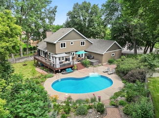 1835 Holly Ln N, Plymouth, MN 55447
