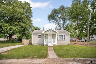 605 Houston St, Pleasant Hill, IL 62366