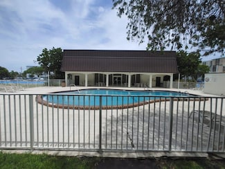 500 NE 2nd St Unit 110, Dania Beach, FL 33004