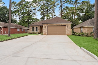 327 Paradise Ln, Montgomery, TX 77356