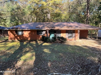37 Grove Acres Rd, Natchez, MS 39120