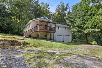 5075 Murphy Ln, Spring Grove, PA 17362