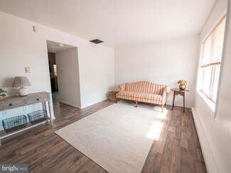 1114 Ravenwood Rd, Stephens City, VA 22655