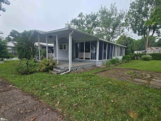 10001 E Goodall Rd Unit 229, Durand, MI 48429