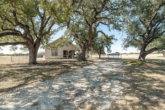 5770 County Road 309, Cranfills Gap, TX 76637