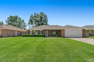917 Broken Arrow Ln, Cantonment, FL 32533