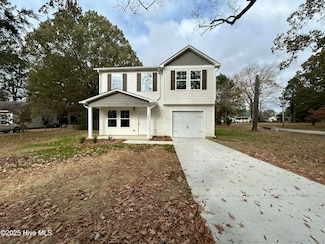 300 W 2nd St, Robersonville, NC 27871