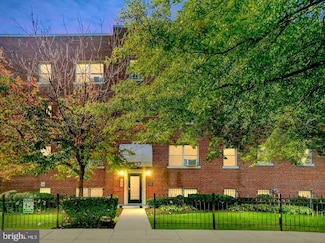 3937 S St SE Unit 6, Washington, DC 20020
