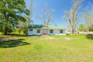 375 Jones St, Ray City, GA 31645