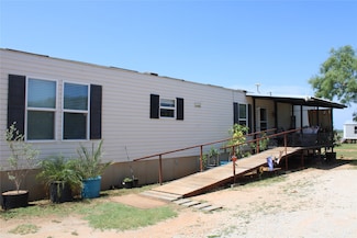 10235 Stuart St, Bangs, TX 76823