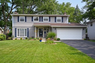 1515 Center Ave, Wheaton, IL 60189