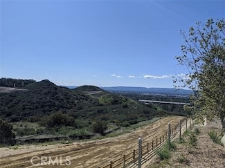 17 Coya Trail, Chatsworth, CA 91311