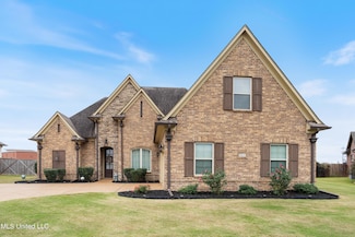 6825 Hawks Crossing Dr W, Olive Branch, MS 38654
