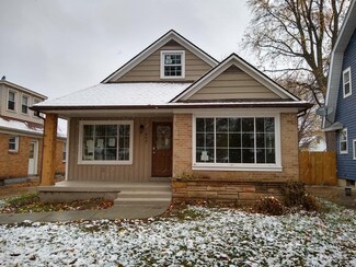 949 Lake Michigan Dr NW, Grand Rapids, MI 49504