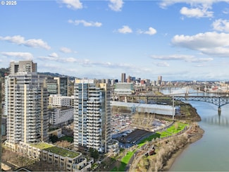 3570 S River Pkwy Unit 907, Portland, OR 97239