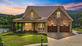 8815 Silver Maple Dr, Ooltewah, TN 37363