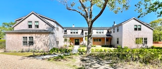 5 Briggs Rd, Edgartown, MA 02539
