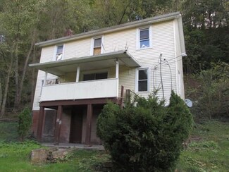 110 Bobich Ln, Smithton, PA 15479