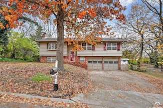 1021 Holiday Dr, Lawrence, KS 66049