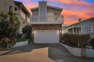 938 3rd St, Hermosa Beach, CA 90254
