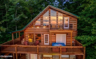 1815 Silver Poplar Ln, Sevierville, TN 37876