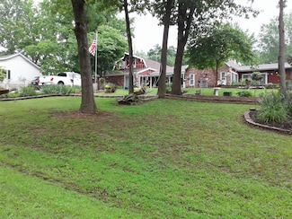 701 Spears Ave, Crane, MO 65633