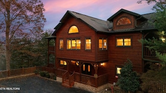 320 Poplar Point Way, Gatlinburg, TN 37738