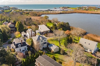 10 Maher Ct, Newport, RI 02840