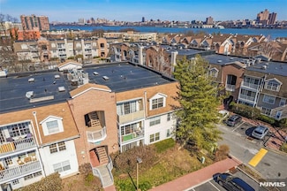 100 Crown Ct Unit 482, Edgewater, NJ 07020