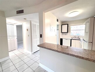 2871 Sunrise Lakes Dr E Unit 102, Sunrise, FL 33322