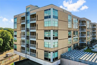 5570 Centre Ave Unit 213, Pittsburgh, PA 15232
