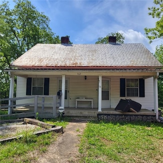 307 S 11th St, Lanett, AL 36863