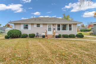 425 26th St NW, Cedar Rapids, IA 52405