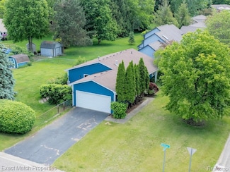3232 Green Oak Dr, Commerce Township, MI 48390