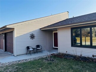 1012 E Competine St Unit 202, Knoxville, IA 50138