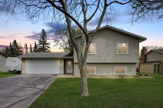 9248 Lanewood Ln N, Maple Grove, MN 55369