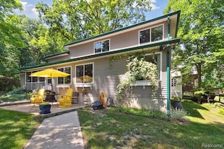 2340 Lake View Dr, Brooklyn, MI 49230