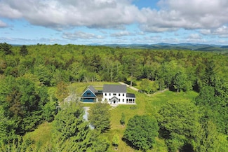 88 Stonehouse Rd, New London, NH 03257
